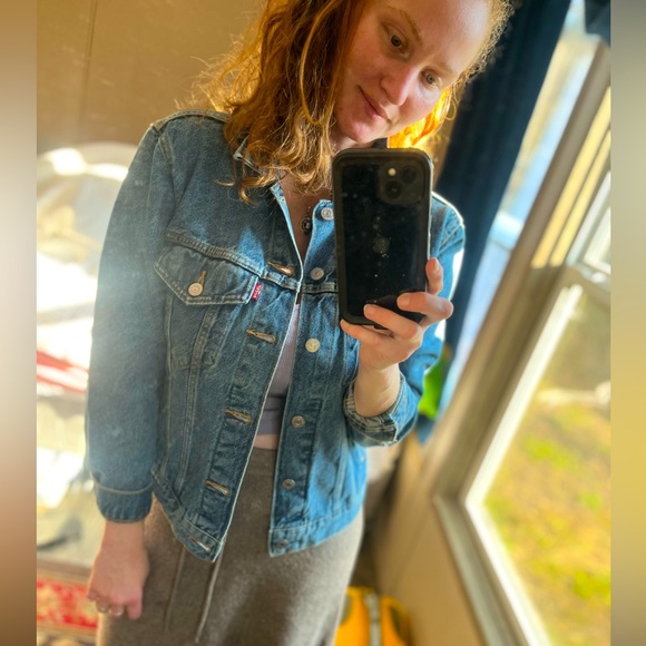 Vintage Levi’s Blue Jean Denim Trucker Jacket w/silver buttons • size Small - Picture 8 of 16